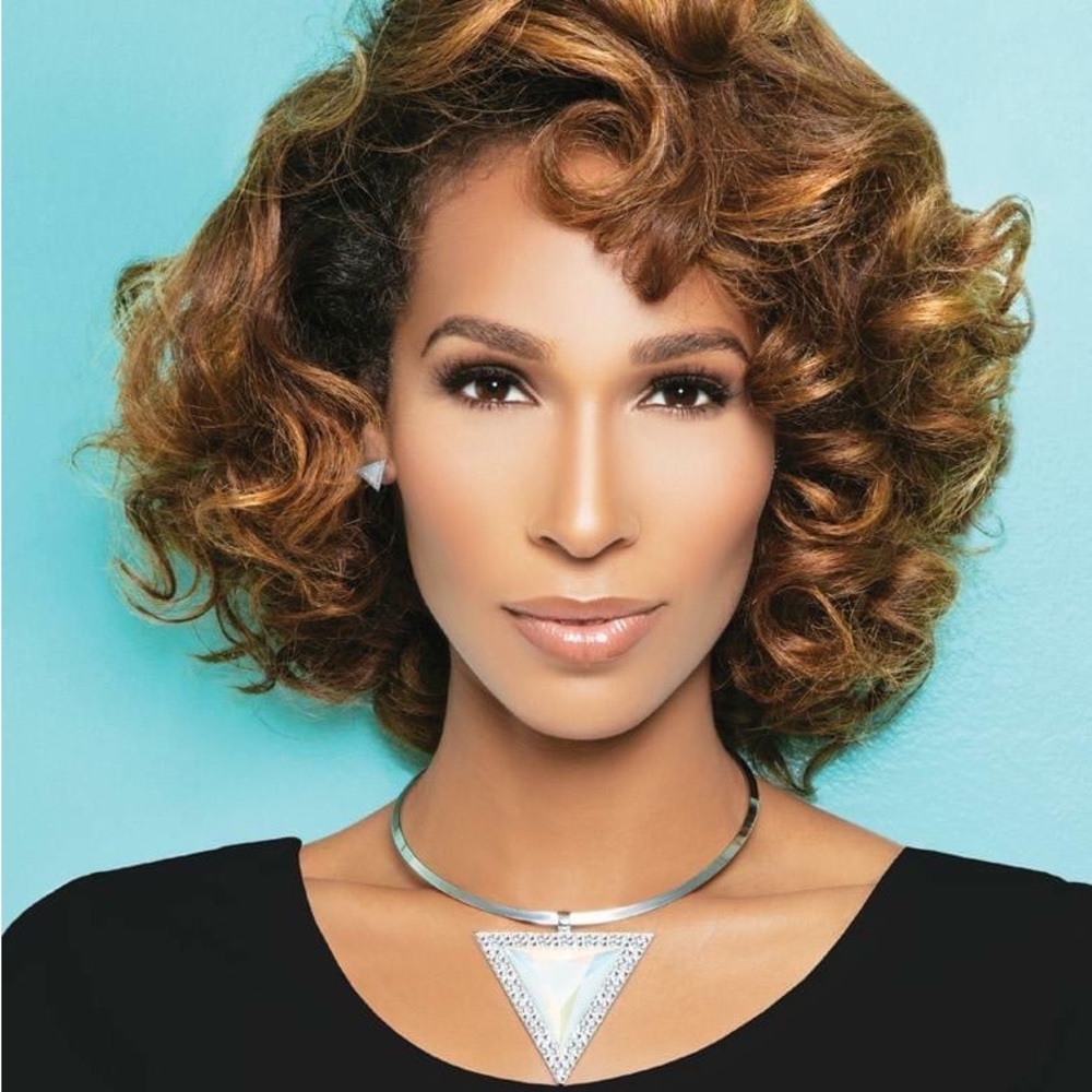 Traci Lynn Bravo necklace white
